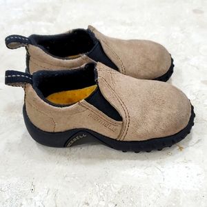 Merrell Shoes infant junior size 4 Taupe slip on suede